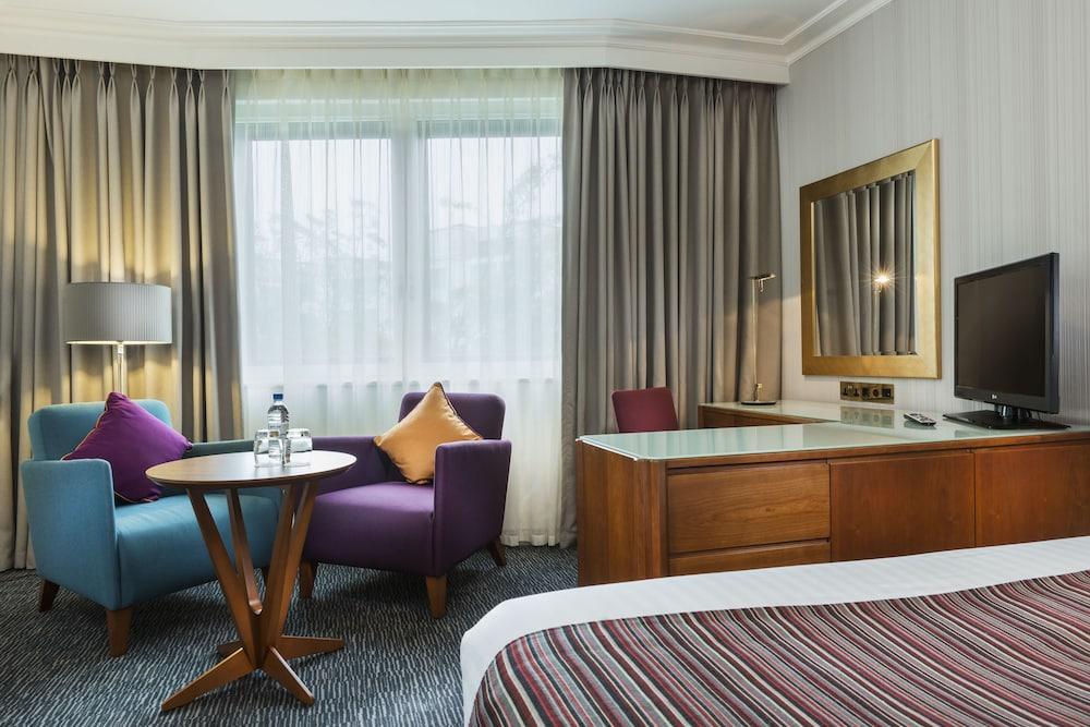 Radisson And Conference Centre London Heathrow 4*