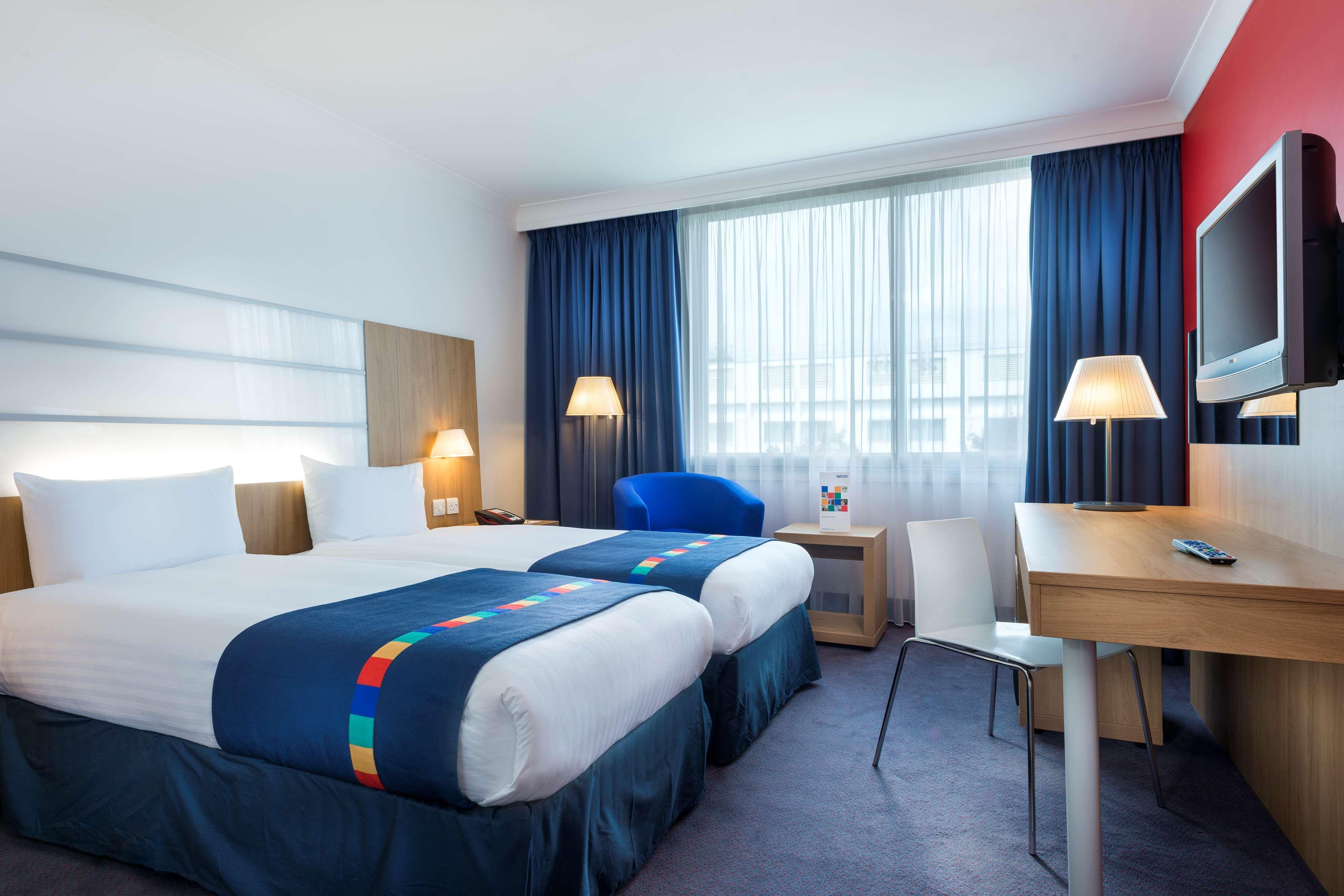 Hotel Radisson And Conference Centre London Heathrow 4*