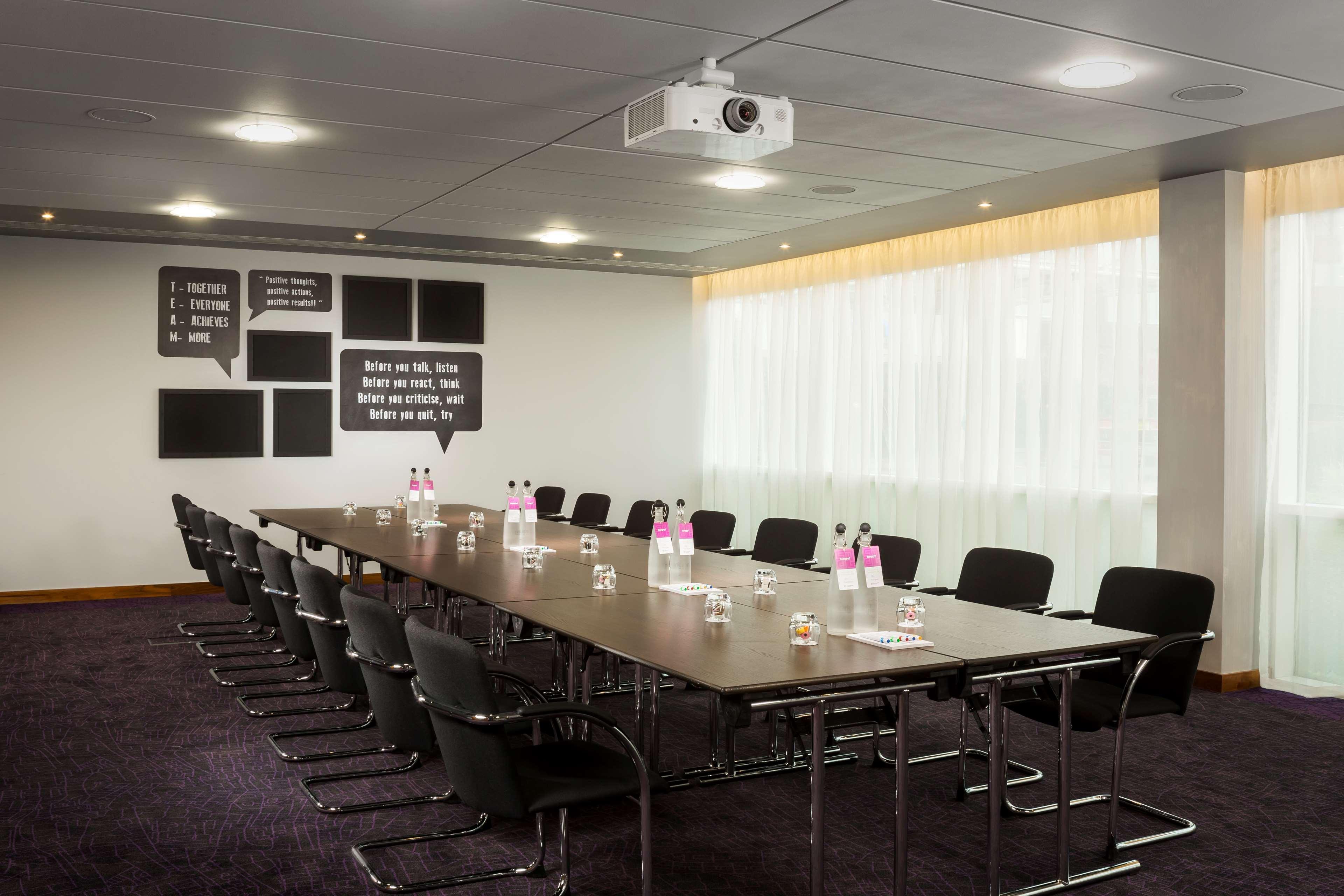 Radisson And Conference Centre London Heathrow Hotel Hillingdon