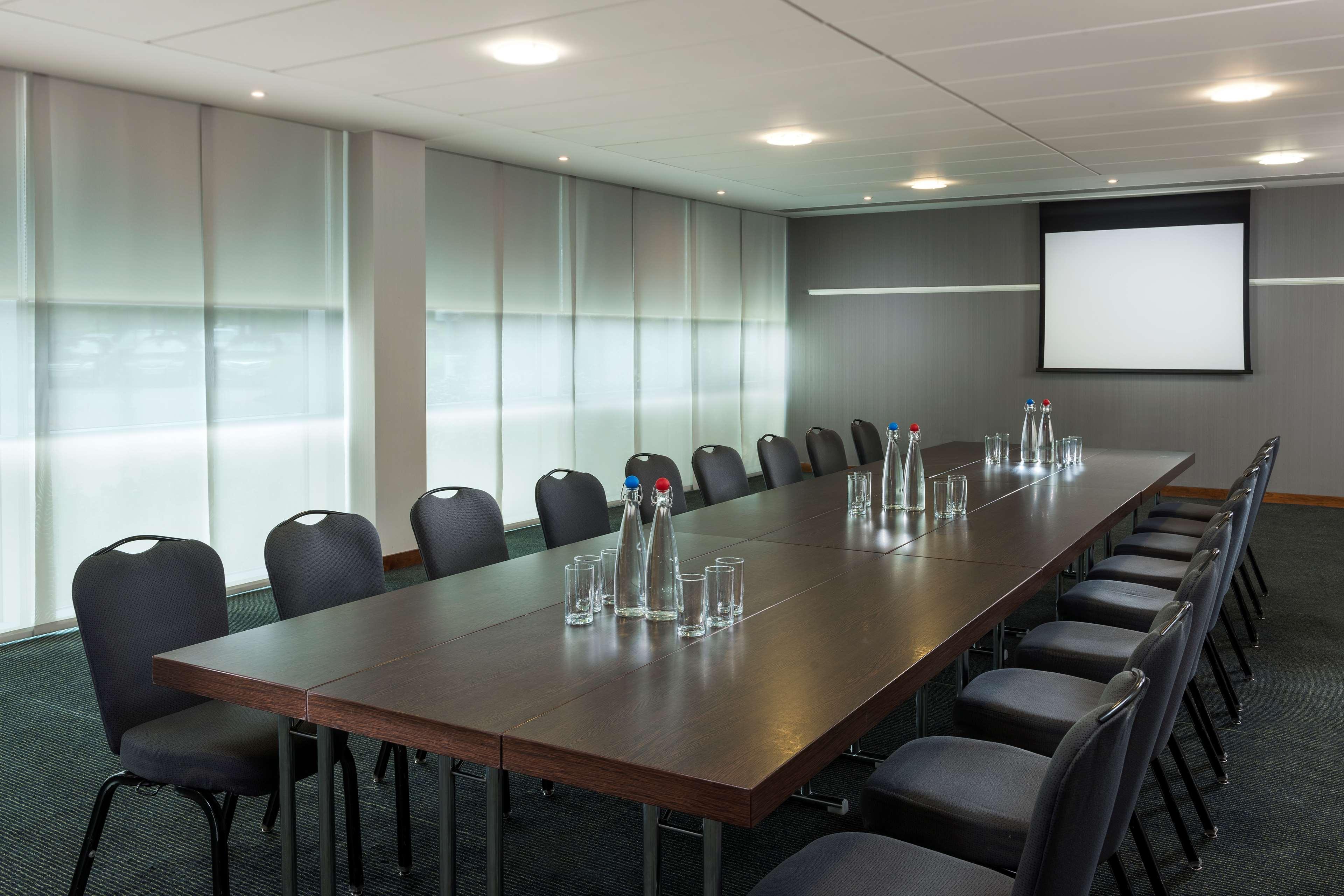 Radisson And Conference Centre London Heathrow Hotel 4*
