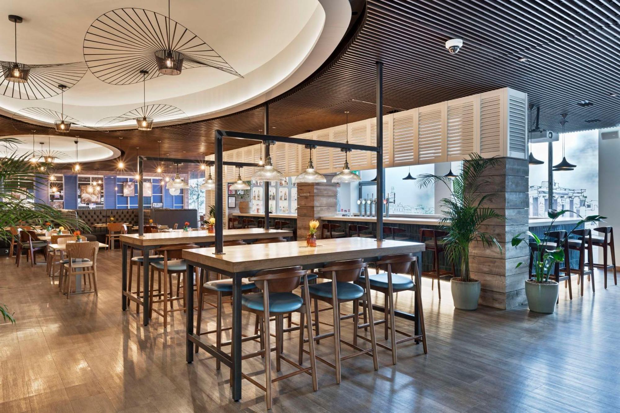 Radisson And Conference Centre London Heathrow 4*